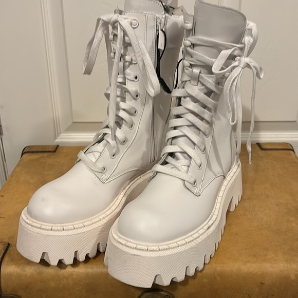 ZARA Women Lug Sole Lace Up Leather White Boot NWT Size 8 - Picture 8 of 9